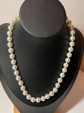 FIFTH AVENUE Classic White Pearl Necklace. 16”. New